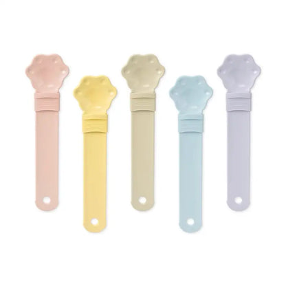 Interactive Cat Treat Dispenser: A Clean Feeding Solution for Your Feline Friend