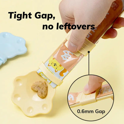 Interactive Cat Treat Dispenser: A Clean Feeding Solution for Your Feline Friend
